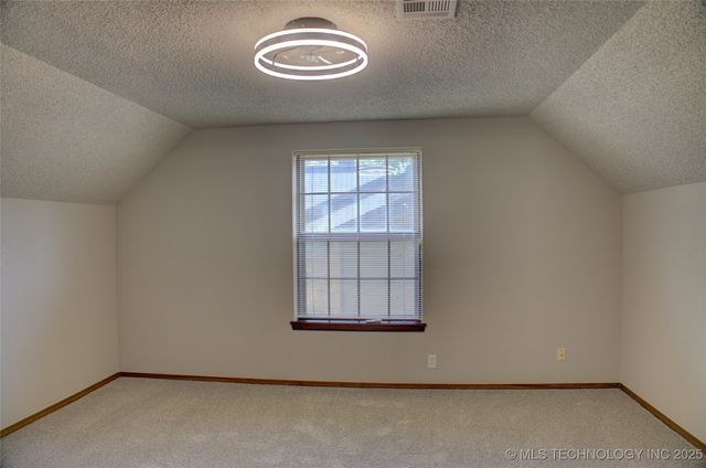 8242 S Sandusky Avenue, Tulsa, OK 74137