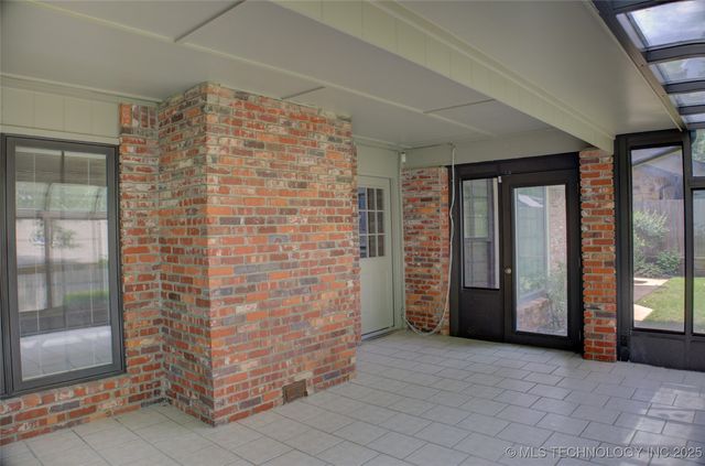 8242 S Sandusky Avenue, Tulsa, OK 74137