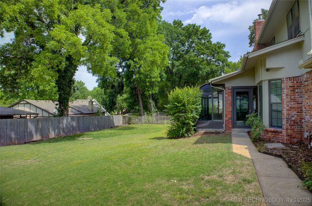 8242 S Sandusky Avenue, Tulsa, OK 74137