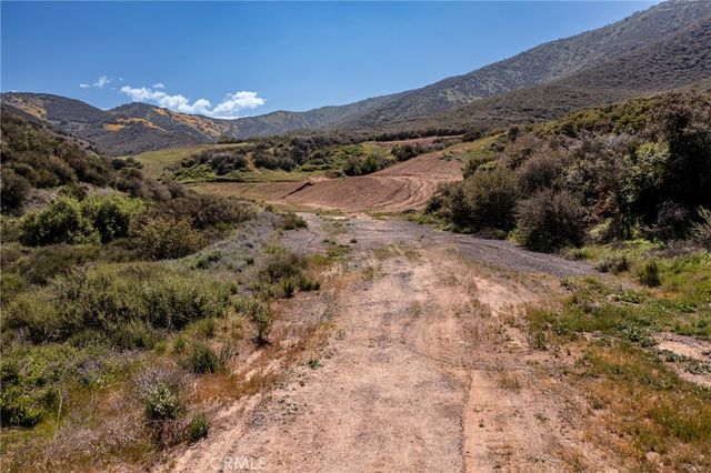 1 Plummers Lane, Mentone, CA 92359
