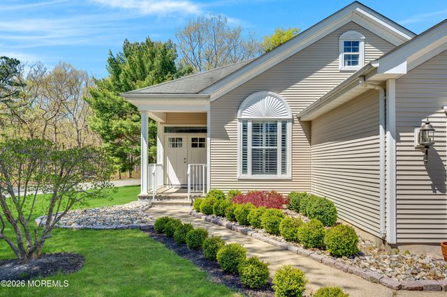 2 Silverspring Drive, Lakewood, NJ 08701