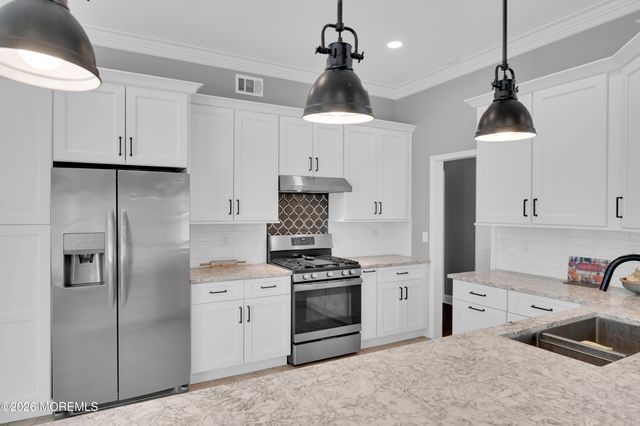 2 Silverspring Drive, Lakewood, NJ 08701