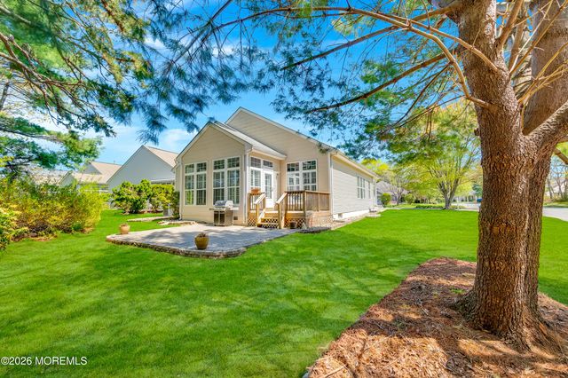 2 Silverspring Drive, Lakewood, NJ 08701