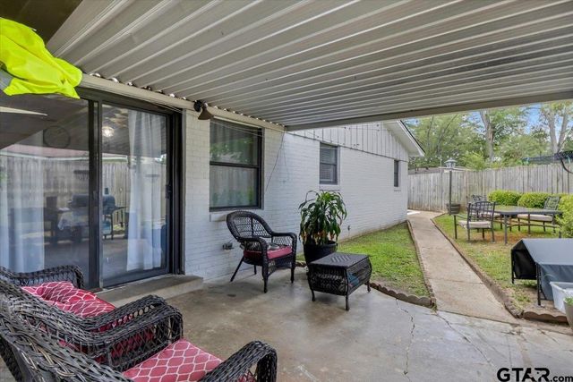 2631 Amy Ln, Tyler, TX 75701