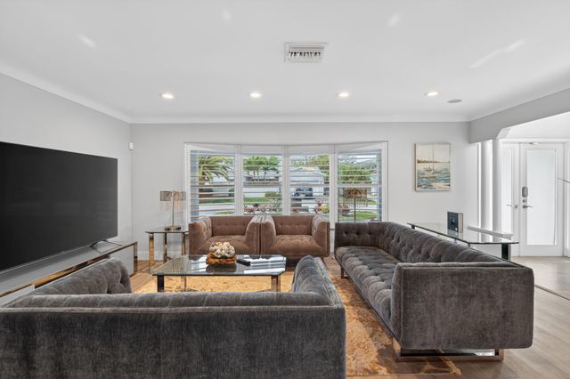 5136 NE 26th Avenue, Fort Lauderdale, FL 33308