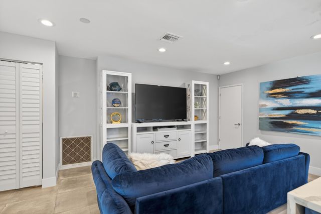 5136 NE 26th Avenue, Fort Lauderdale, FL 33308