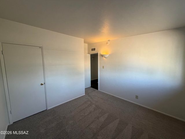 6435 E Calle Castor, Tucson, AZ 85710