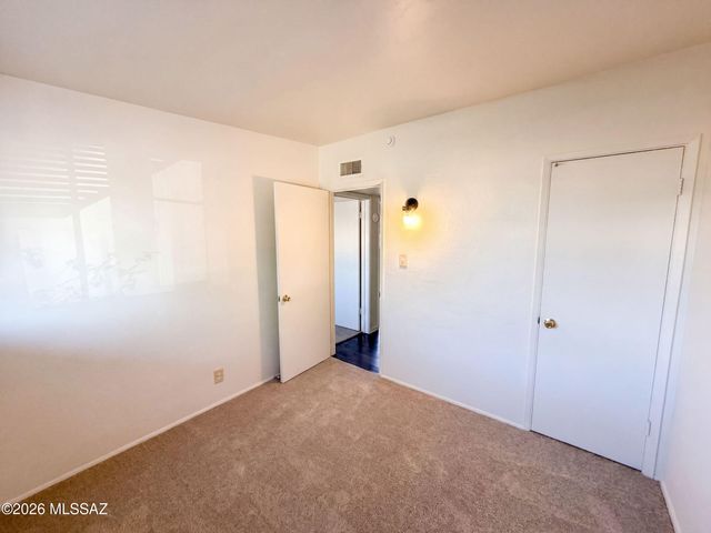 6435 E Calle Castor, Tucson, AZ 85710