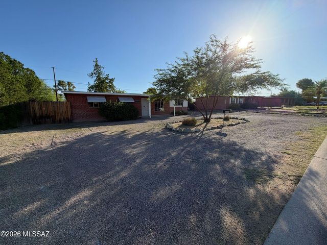 6435 E Calle Castor, Tucson, AZ 85710