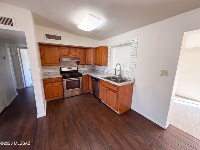 6435 E Calle Castor, Tucson, AZ 85710
