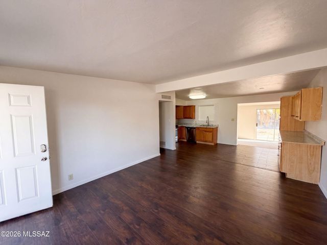 6435 E Calle Castor, Tucson, AZ 85710