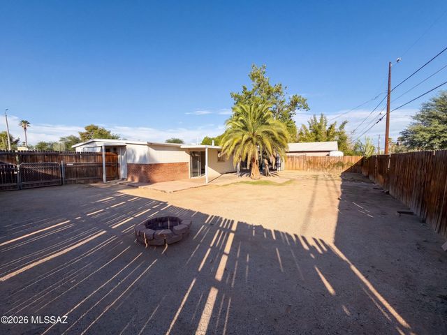 6435 E Calle Castor, Tucson, AZ 85710