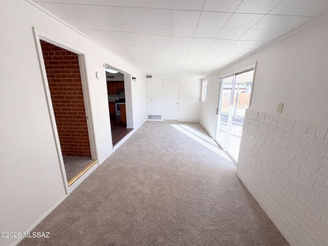 6435 E Calle Castor, Tucson, AZ 85710
