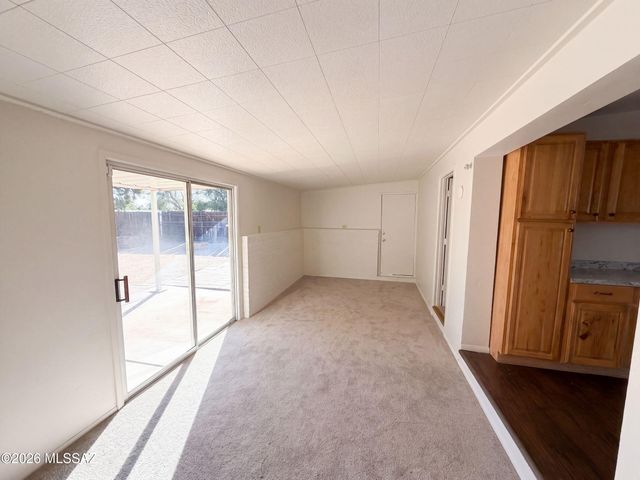 6435 E Calle Castor, Tucson, AZ 85710
