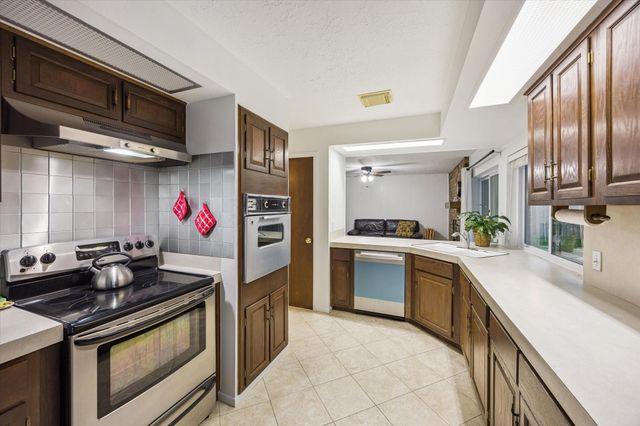 11726 Dorrance Lane, Meadows Place, TX 77477