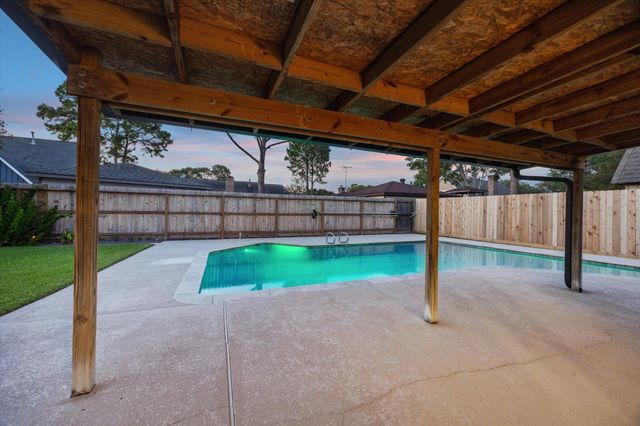 11726 Dorrance Lane, Meadows Place, TX 77477