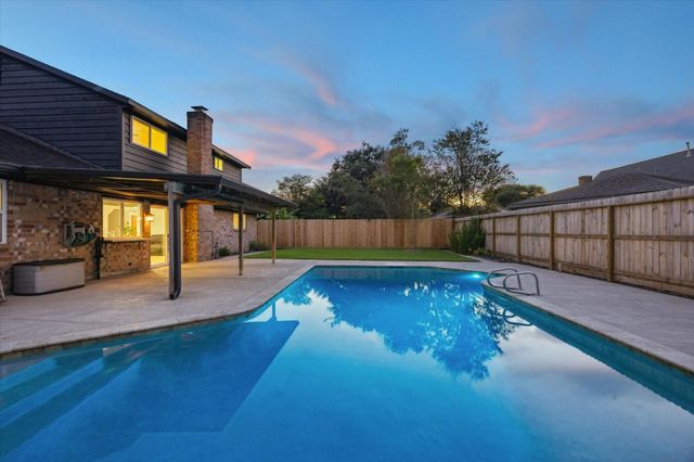 11726 Dorrance Lane, Meadows Place, TX 77477