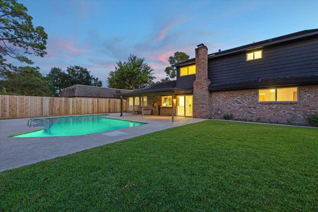 11726 Dorrance Lane, Meadows Place, TX 77477