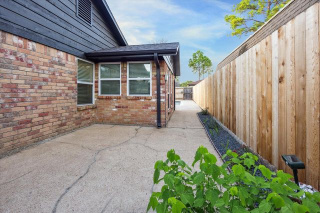 11726 Dorrance Lane, Meadows Place, TX 77477