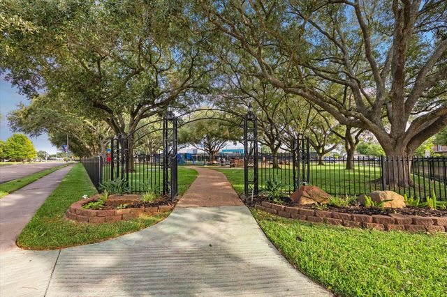 11726 Dorrance Lane, Meadows Place, TX 77477