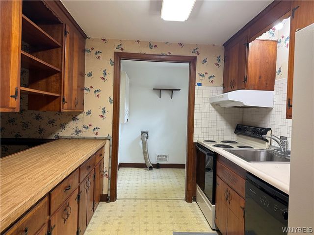 11 Copley, Amherst, NY 14221