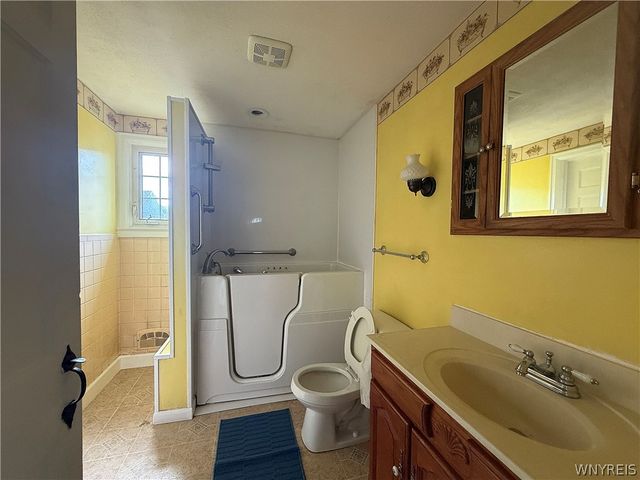 11 Copley, Amherst, NY 14221