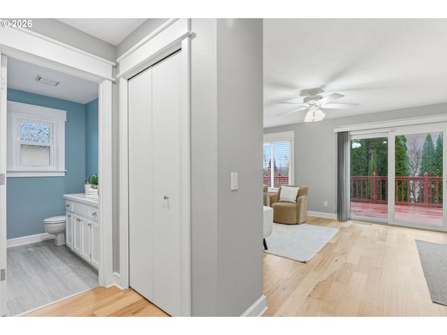 15975 Sw HAMPSHIRE Ter, Portland, OR 97224