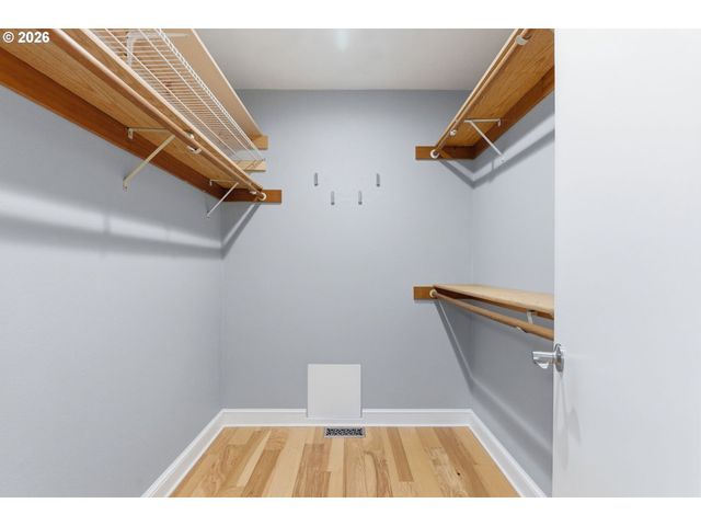 15975 Sw HAMPSHIRE Ter, Portland, OR 97224