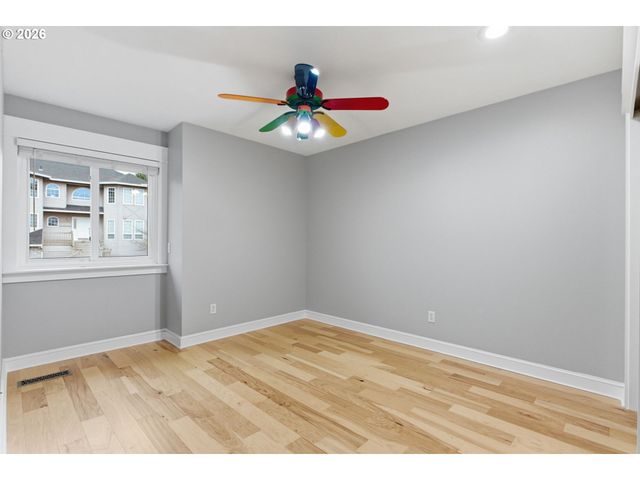 15975 Sw HAMPSHIRE Ter, Portland, OR 97224