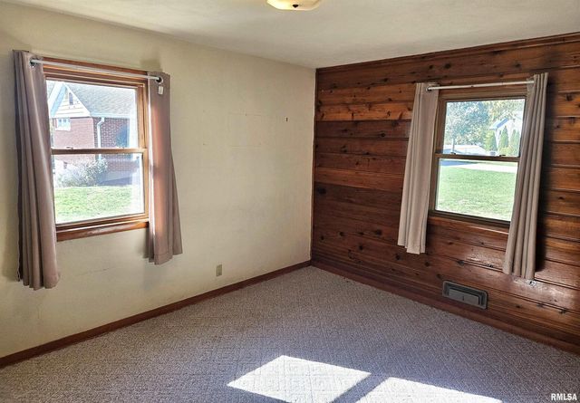 2131 W SUNNYBROOK Drive, Quincy, IL 62301