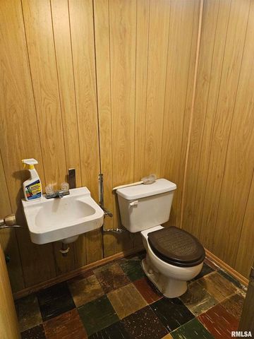 2131 W SUNNYBROOK Drive, Quincy, IL 62301