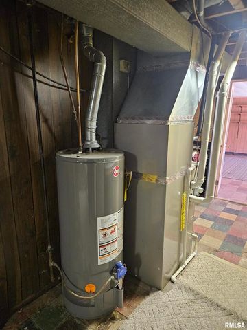 2131 W SUNNYBROOK Drive, Quincy, IL 62301