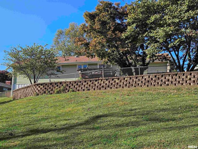 2131 W SUNNYBROOK Drive, Quincy, IL 62301