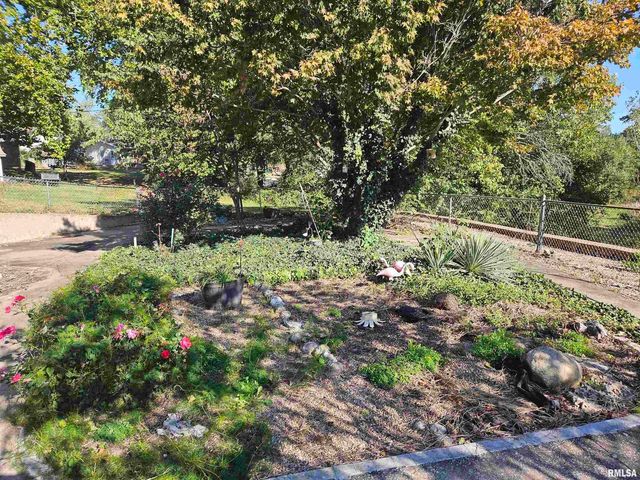 2131 W SUNNYBROOK Drive, Quincy, IL 62301