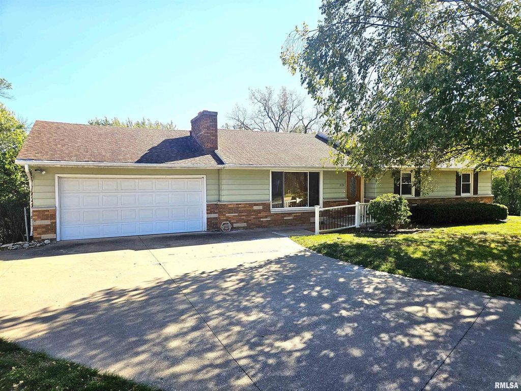 2131 W SUNNYBROOK Drive, Quincy, IL 62301