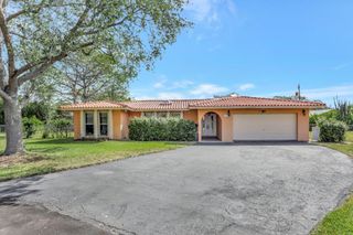 8300 NW 35th Ct, Coral Springs, FL 33065