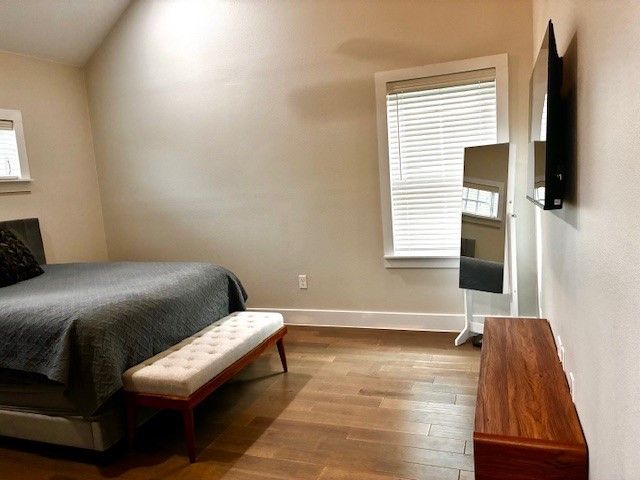 807 N Van Buren Avenue, Dallas, TX 75208