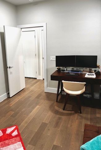 807 N Van Buren Avenue, Dallas, TX 75208