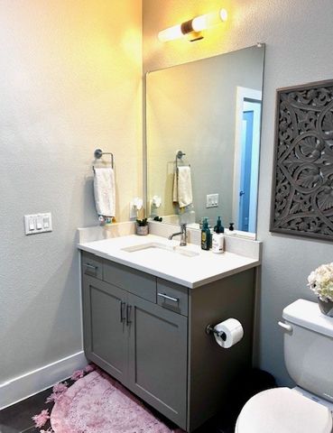 807 N Van Buren Avenue, Dallas, TX 75208