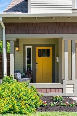 807 N Van Buren Avenue, Dallas, TX 75208