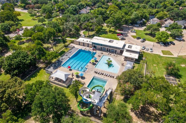 807 N Van Buren Avenue, Dallas, TX 75208