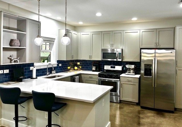 807 N Van Buren Avenue, Dallas, TX 75208