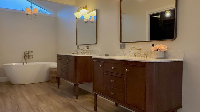 9115 BAY SIDE COURT, Orlando, FL 32819