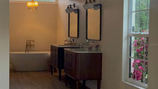 9115 BAY SIDE COURT, Orlando, FL 32819