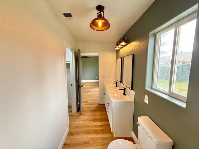 2283 N Sonora Lane, Fresno, CA 93722