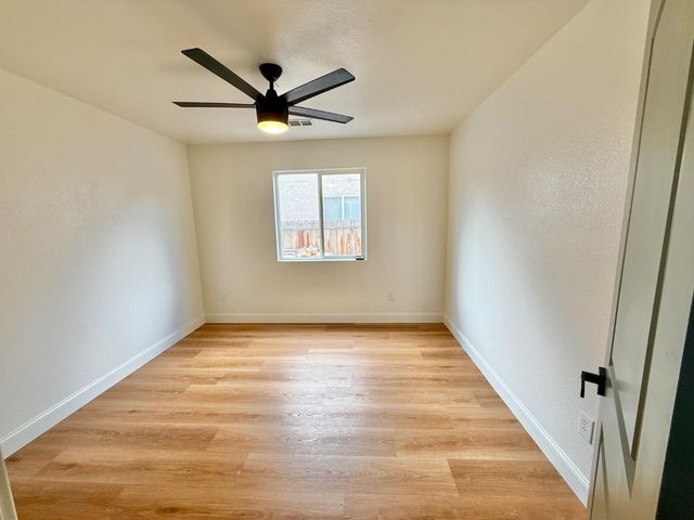 2283 N Sonora Lane, Fresno, CA 93722