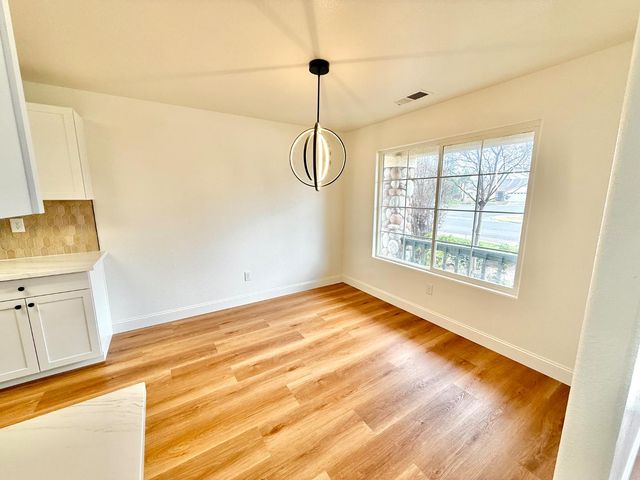 2283 N Sonora Lane, Fresno, CA 93722