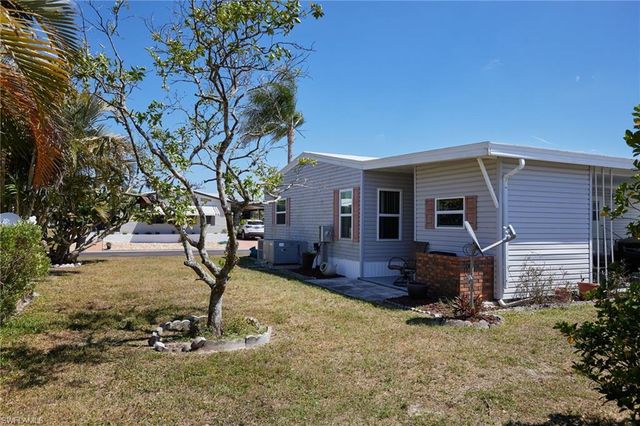 15 Ilex ST, Alva, FL 33920