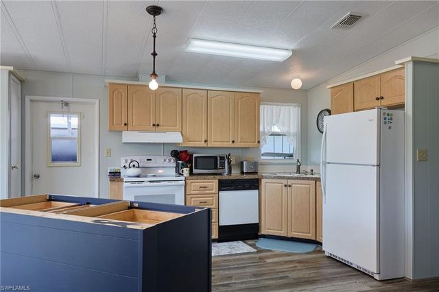 15 Ilex ST, Alva, FL 33920