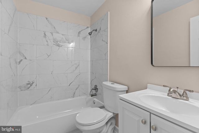 100 E ENDFIELD RD, Feasterville Trevose, PA 19053